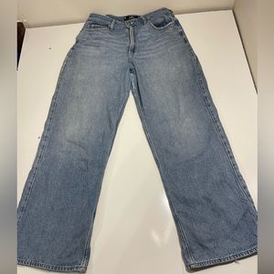 Hollister Jeans Womens Ultra High Rise Baggy Wide Leg 10R/30R Distressed Blue